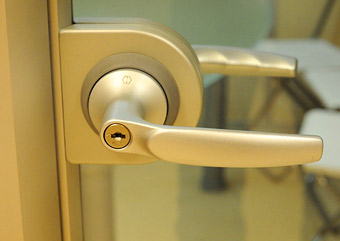 SLIM з замком Hoppe HCS і ручкою Atlanta