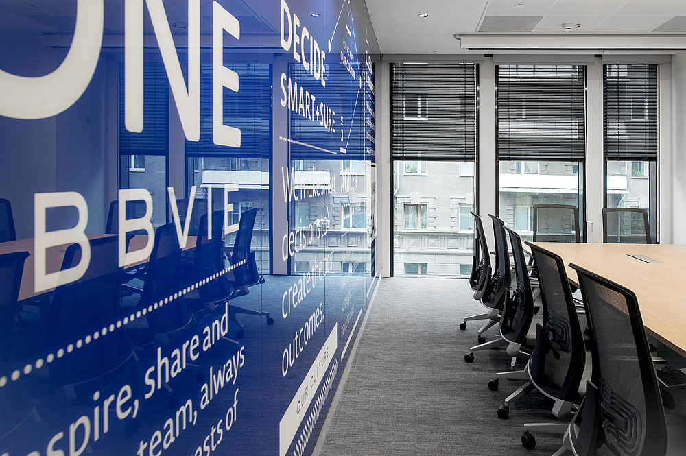 Фото Суцільноскляні перегородки UALCOM-Crystal