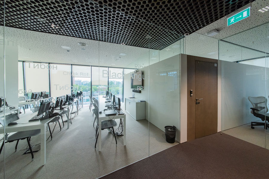 Фото Суцільноскляні перегородки UALCOM-Crystal