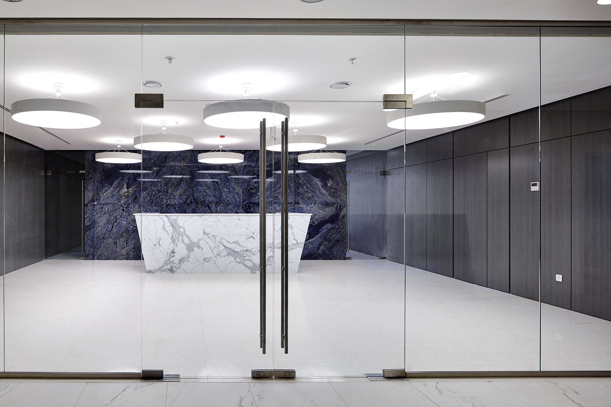 Фото Суцільноскляні перегородки UALCOM-Crystal