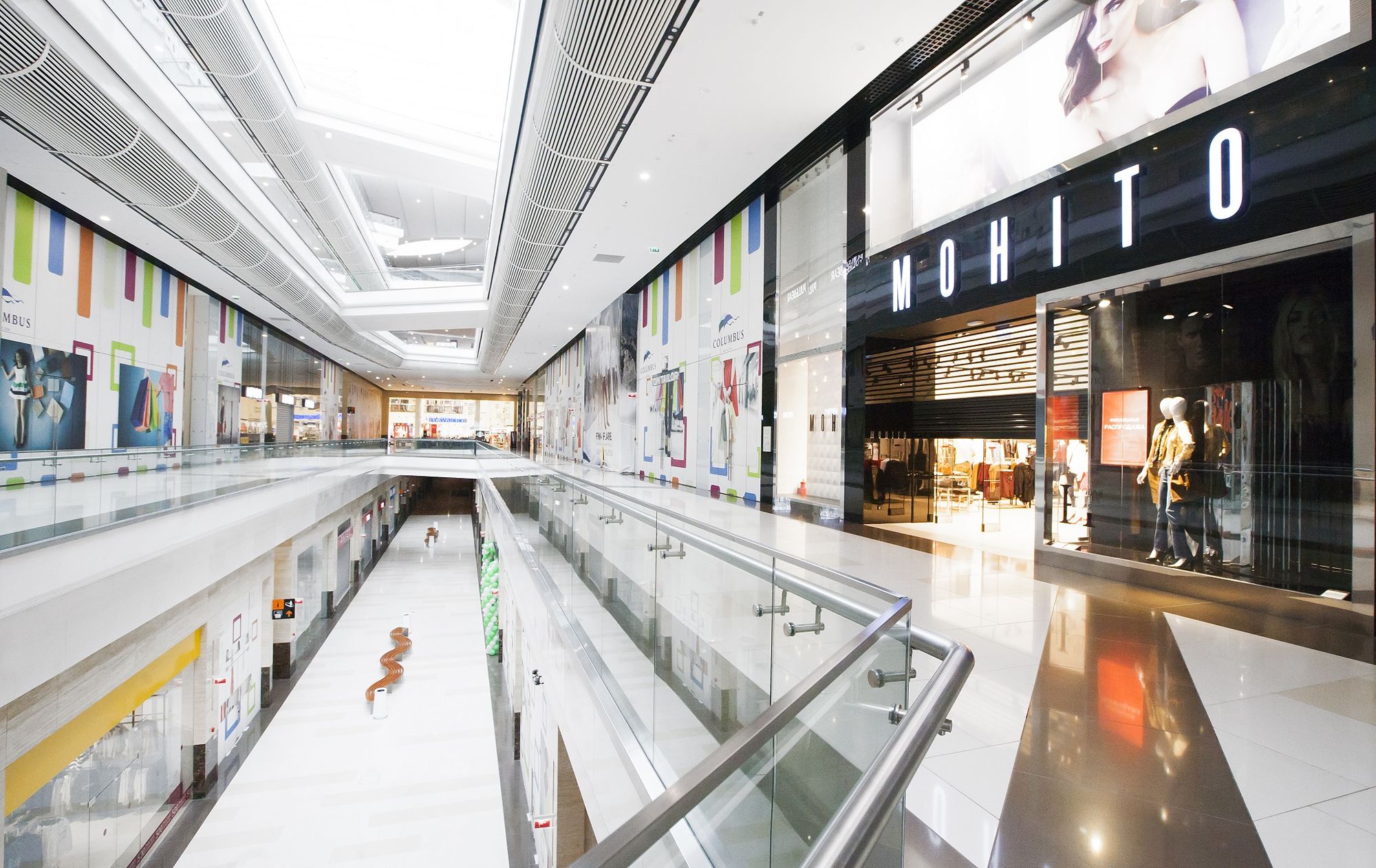 Фото Суцільноскляні перегородки UALCOM-Crystal