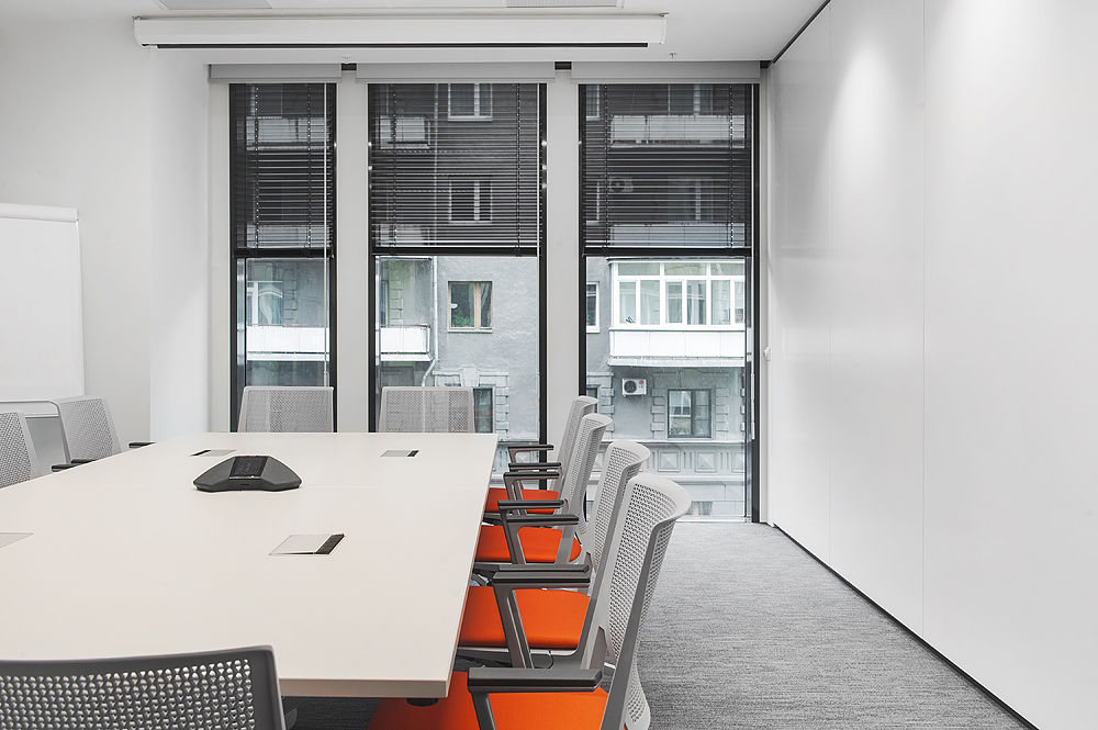 Фото Розсувні перегородки UALCOM Hufcor