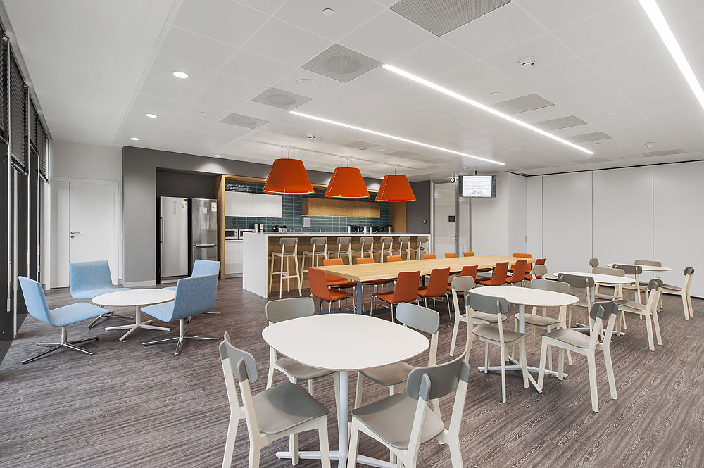 Фото Розсувні перегородки UALCOM Hufcor