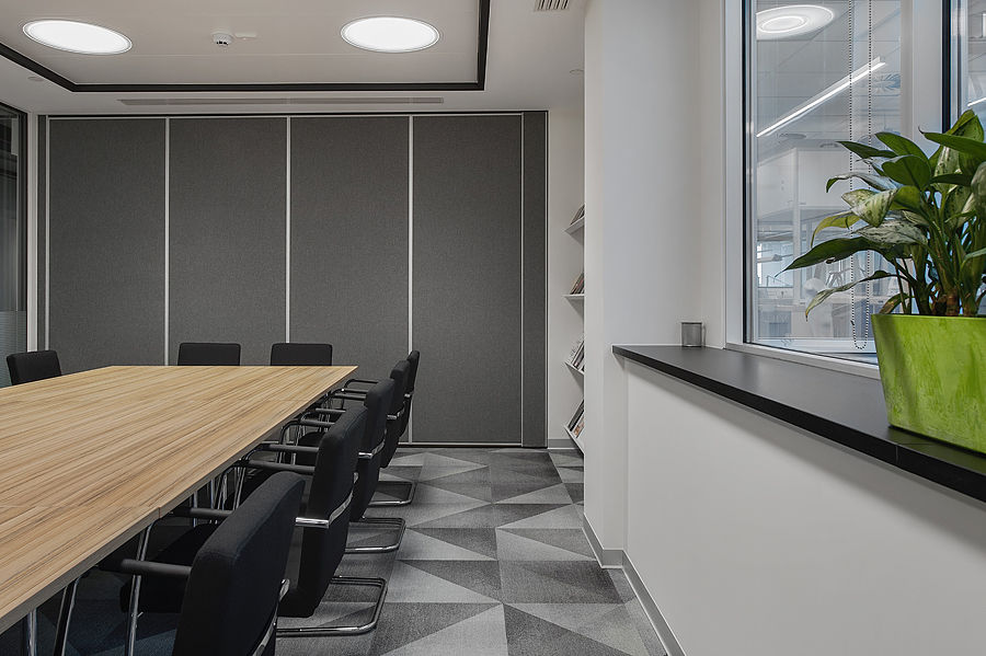 Фото Розсувні перегородки UALCOM Hufcor