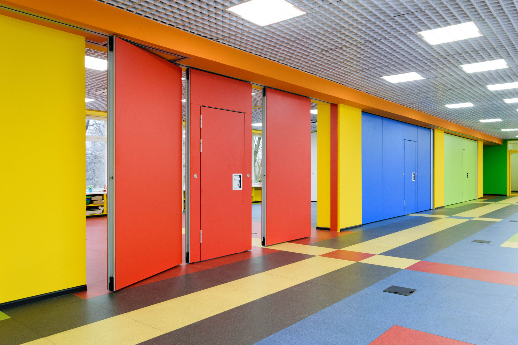 Фото Розсувні перегородки UALCOM Hufcor