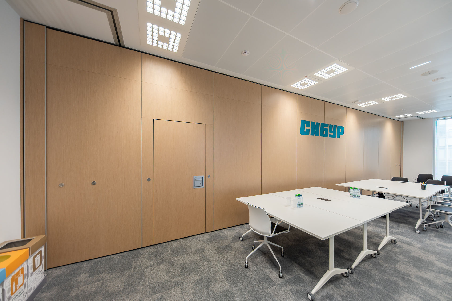 Фото Розсувні перегородки UALCOM Hufcor