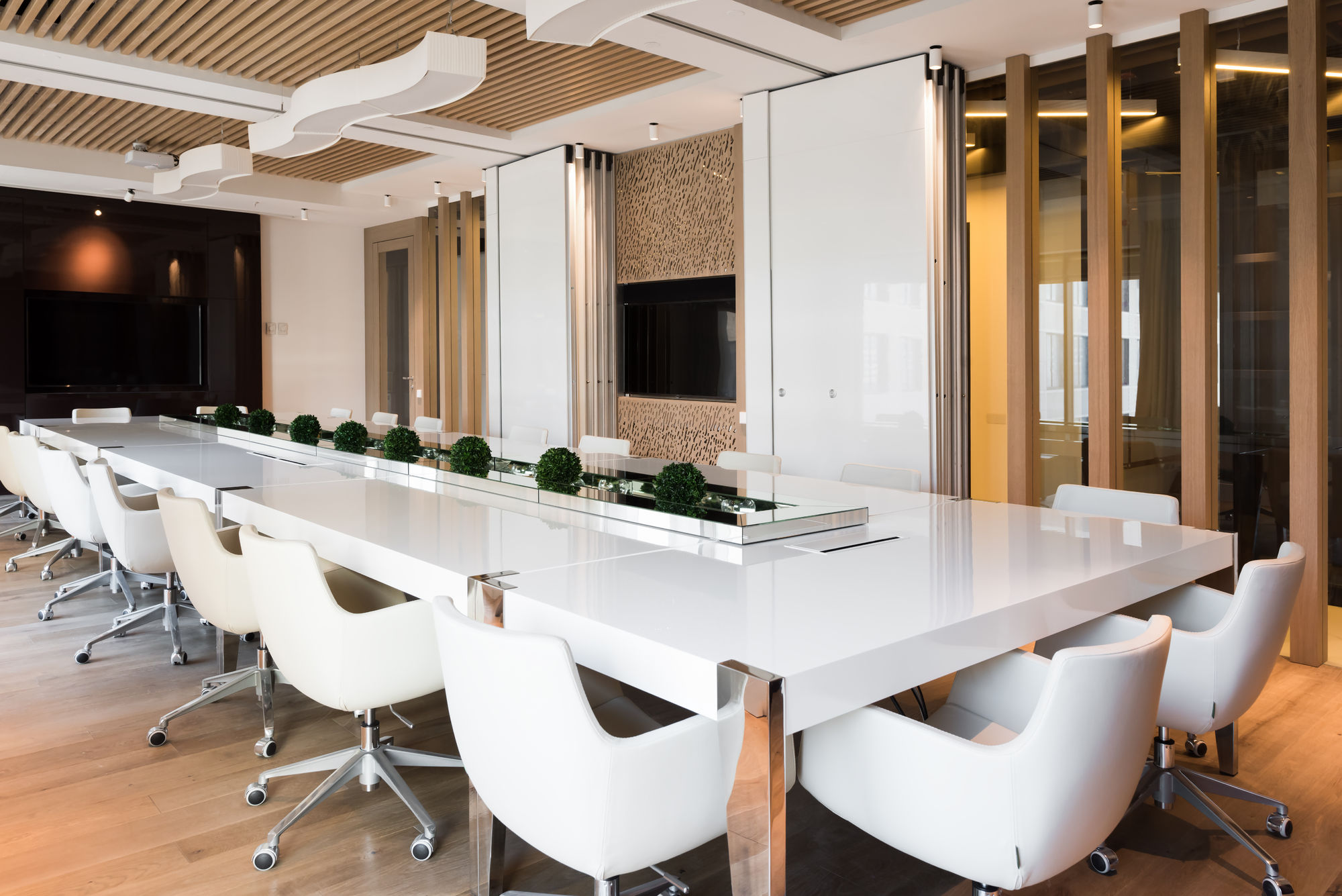 Фото Розсувні перегородки UALCOM Hufcor