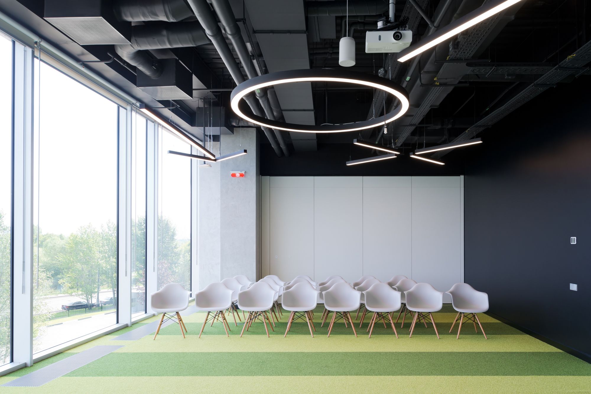 Фото Розсувні перегородки UALCOM Hufcor