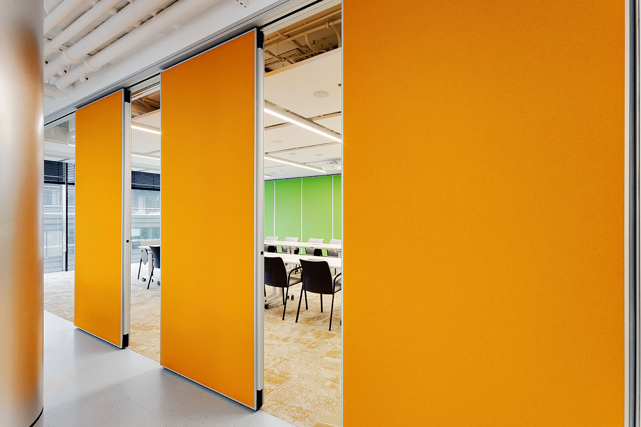 Фото Розсувні перегородки UALCOM Hufcor