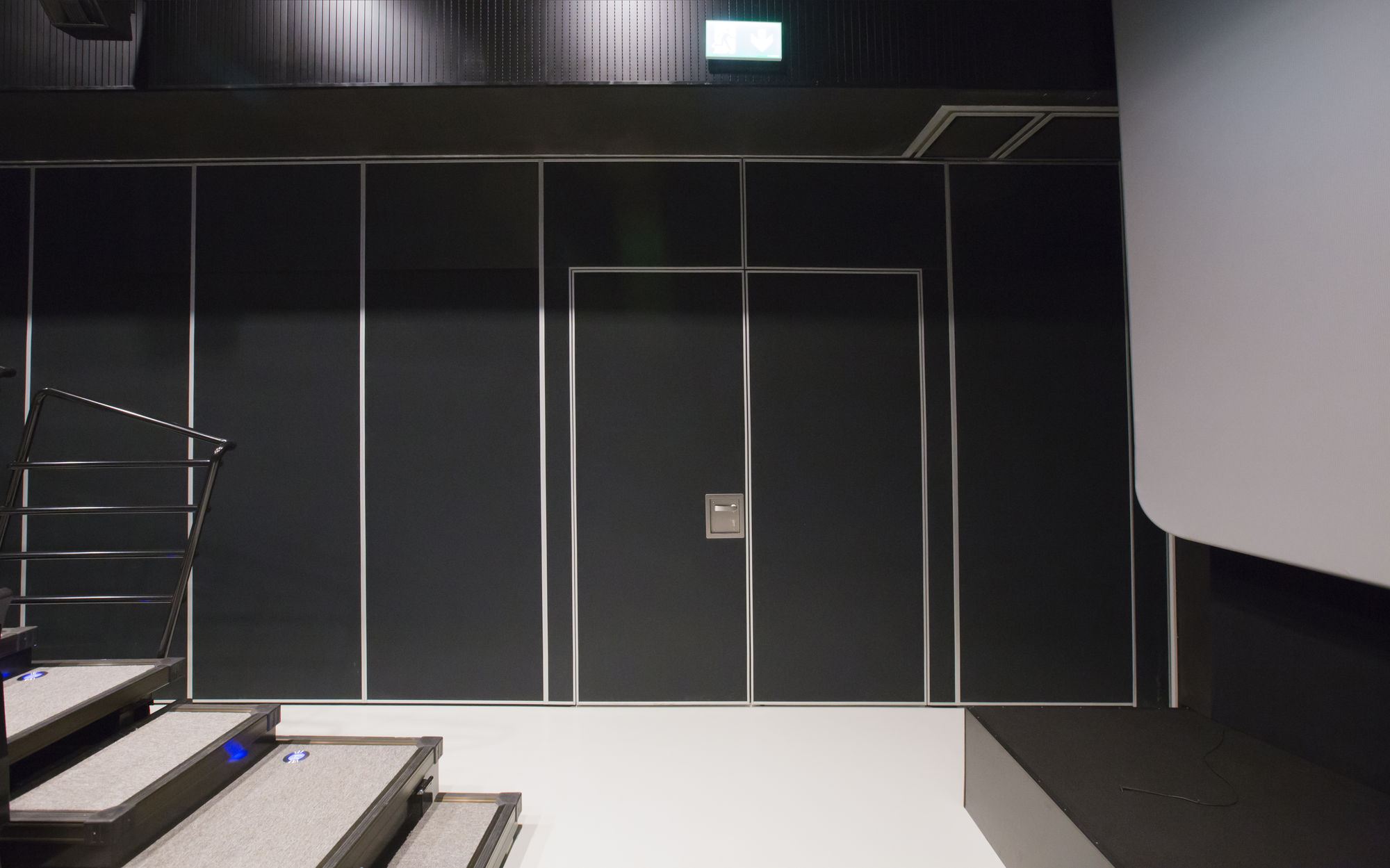 Фото Розсувні перегородки UALCOM Hufcor