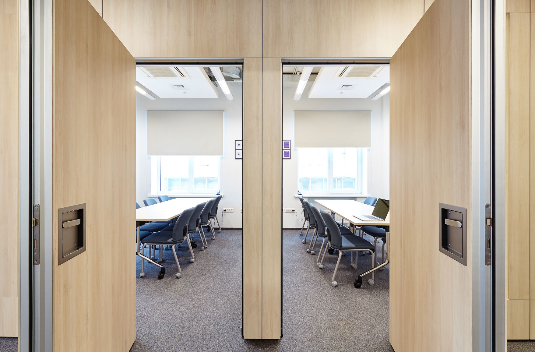 Фото Розсувні перегородки UALCOM Hufcor