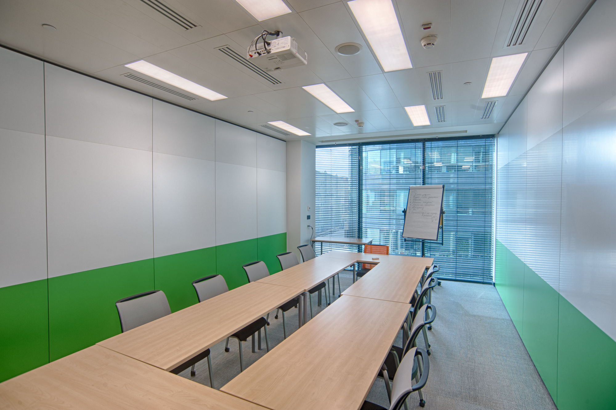 Фото Розсувні перегородки UALCOM Hufcor