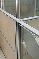 З'єднання секції перегородки UALCOM-UNO