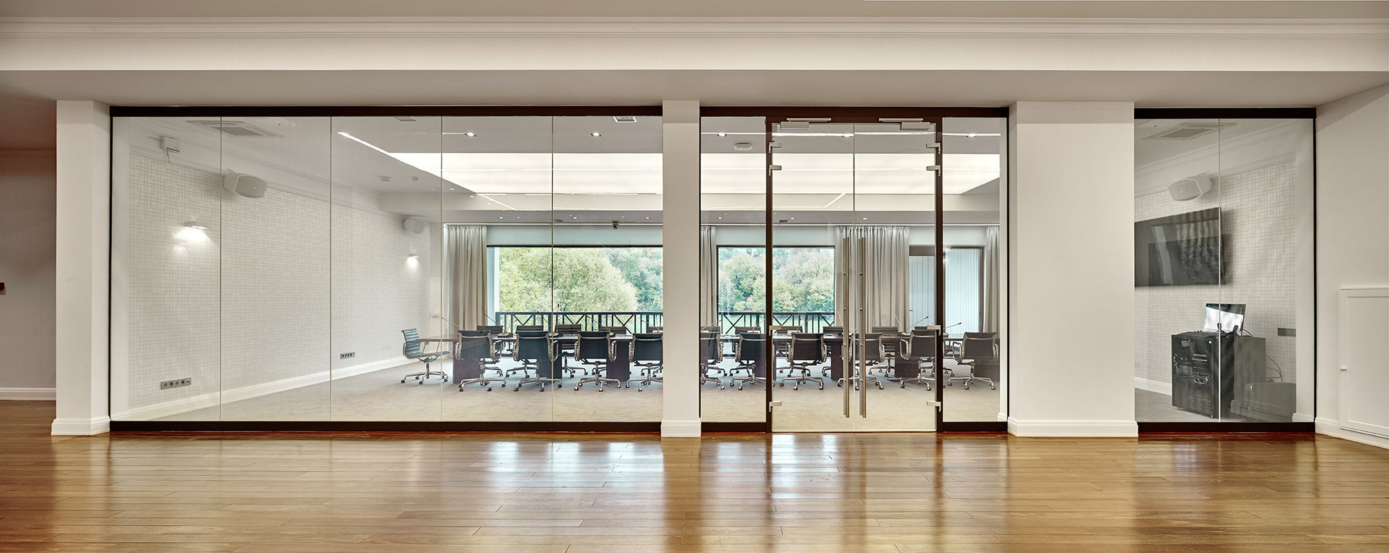 Фото Скло зі змінною прозорістю UALCOM SmartGlass