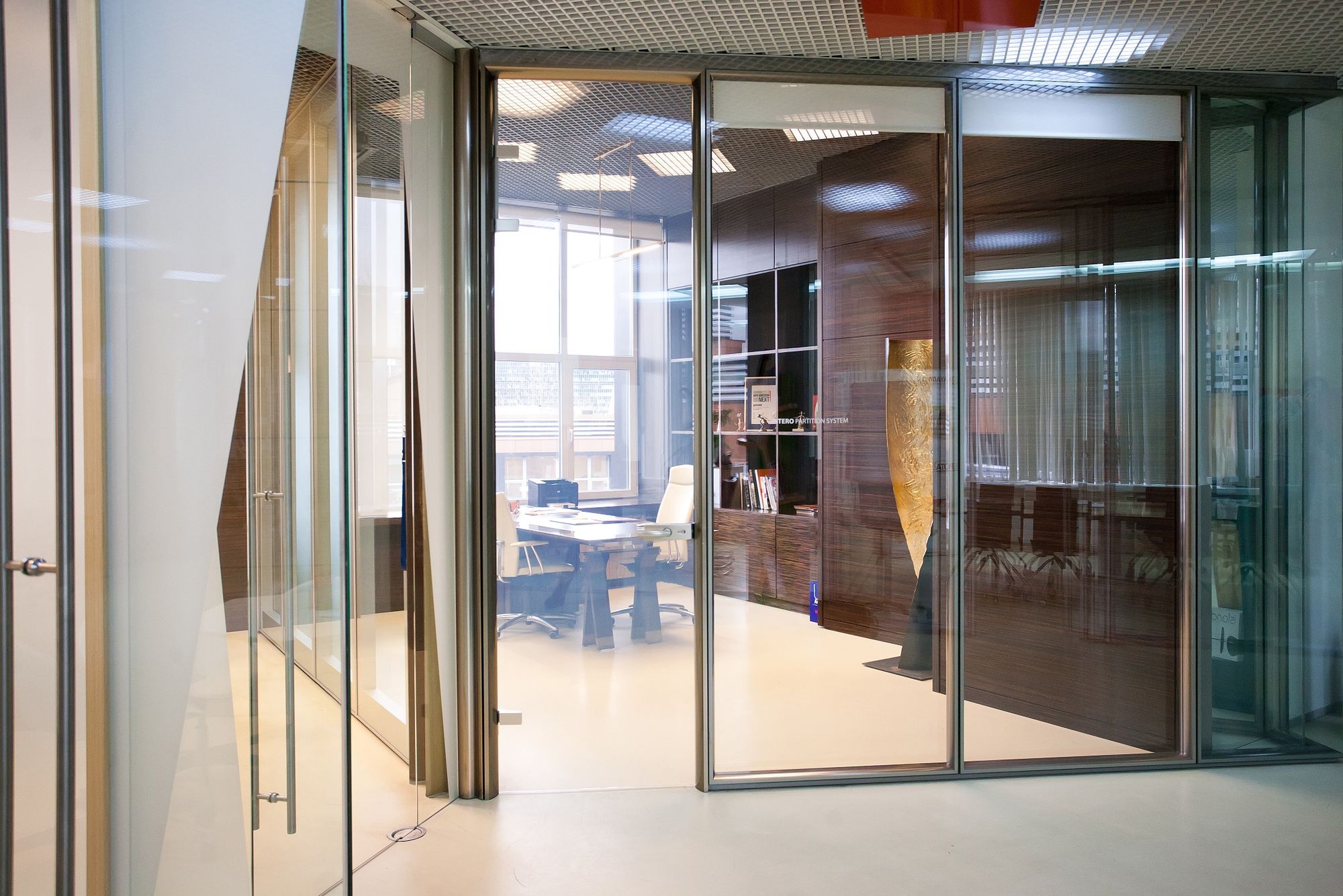 Фото Скло зі змінною прозорістю UALCOM SmartGlass