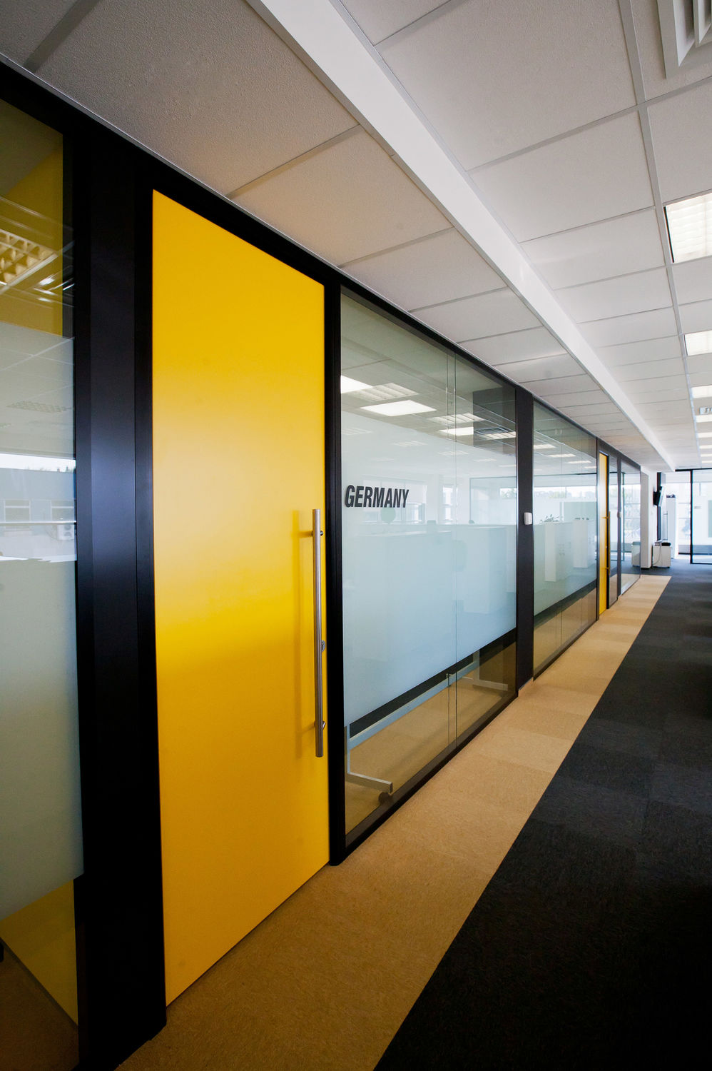 Фото Ламіновані двері