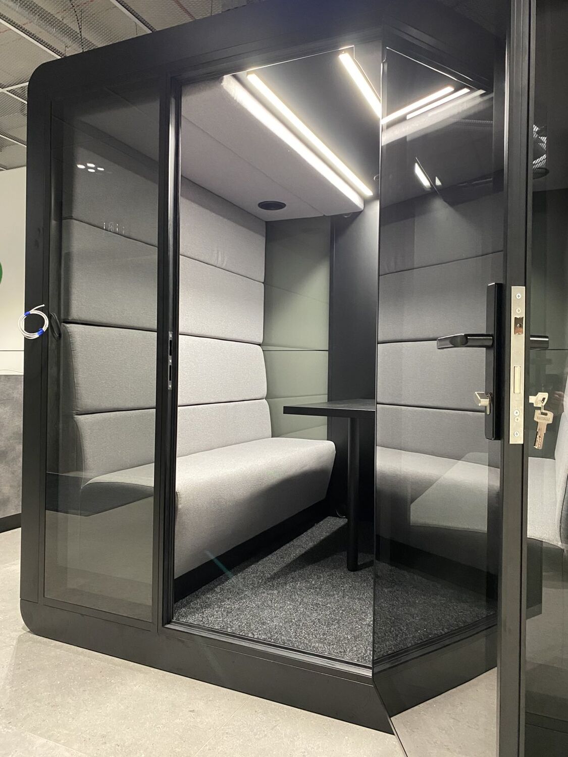 Фото Акустичні кабінки UALCOM