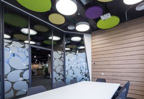 Ualcom спільно з DENZA, закінчила проект нового офісу для великої кондитерської компанії.