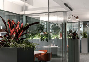 Неймовірно стильна робота реалізована компанією UALCOM спільно з Архітектурною студією Романа та Дмитра Селюків.