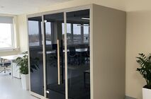 Наші акустичні кабінки вже працюють більше ніж у 100 різних офісах по всій Україні і допомагають командам мати продуктивні дзвінки, переговори та моменти тиші навіть у відкритих просторах.