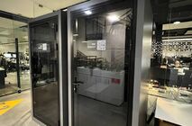 Компанія UALCOM встановила декілька одномісних акустичних кабін в офісі технологічної компанії.