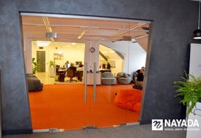 UALCOM-Crystal в проекті Компания 