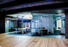 UALCOM-Crystal в проекті IT Компанія S.M.A.R.T. Solutions