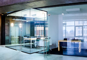 UALCOM-Crystal в проекті IT Компанія S.M.A.R.T. Solutions