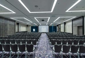 Розсувні перегородки в проекті Компанія UALCOM взяла участь в оформленні конференц-залу готелю Radisson Blu.