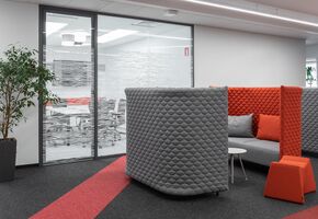 Стаціонарні перегородки в проекті Новий, яскравий, нестандартний проект утілила компанія UALCOM .