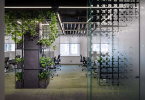 UALCOM-Crystal в проекті Компанія 