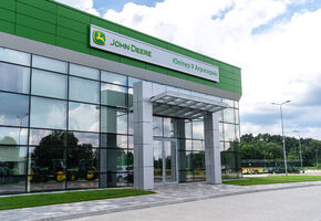 Стаціонарні перегородки в проекті Класичне оформлення офісного простору для дилера світових виробників сільгосптехніки.