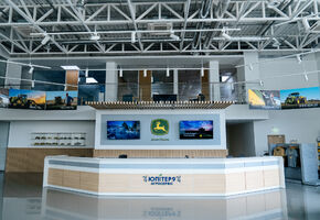 UALCOM-Crystal в проекті Класичне оформлення офісного простору для дилера світових виробників сільгосптехніки.