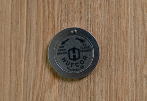 Розсувні перегородки в проекті Класичне оформлення офісного простору для дилера світових виробників сільгосптехніки.