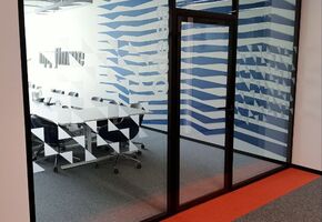 Стаціонарні перегородки в проекті UALCOM виконала великий проект для нового офісу великой міжнародної IT компанії.