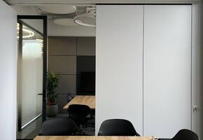 UALCOM Hufcor в проекті Новий,продуманий до деталей офіс Coca-Cola.